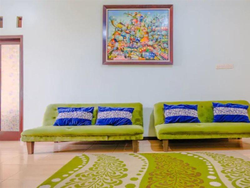 באטו Oyo 2376 Tiara Family Residence מראה חיצוני תמונה