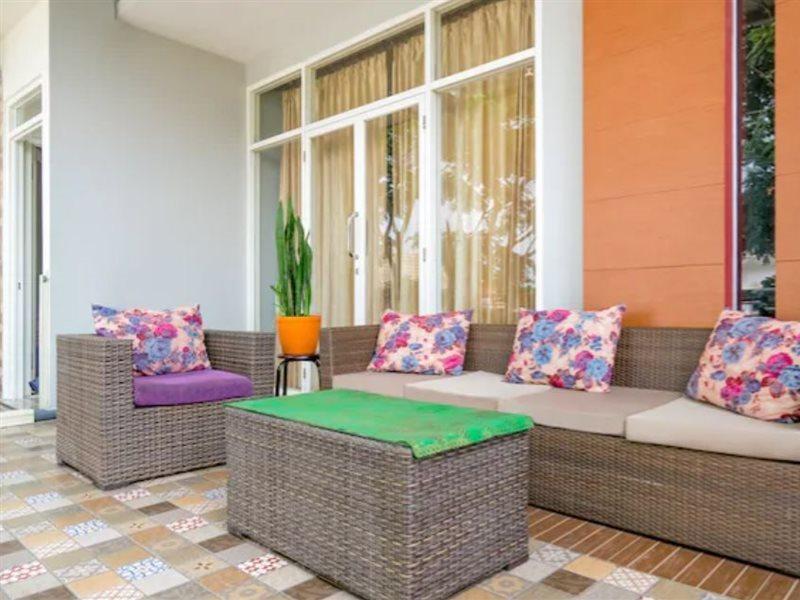 באטו Oyo 2376 Tiara Family Residence מראה חיצוני תמונה