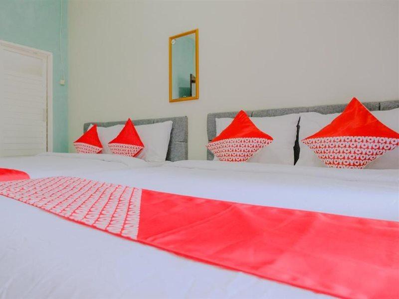 באטו Oyo 2376 Tiara Family Residence מראה חיצוני תמונה