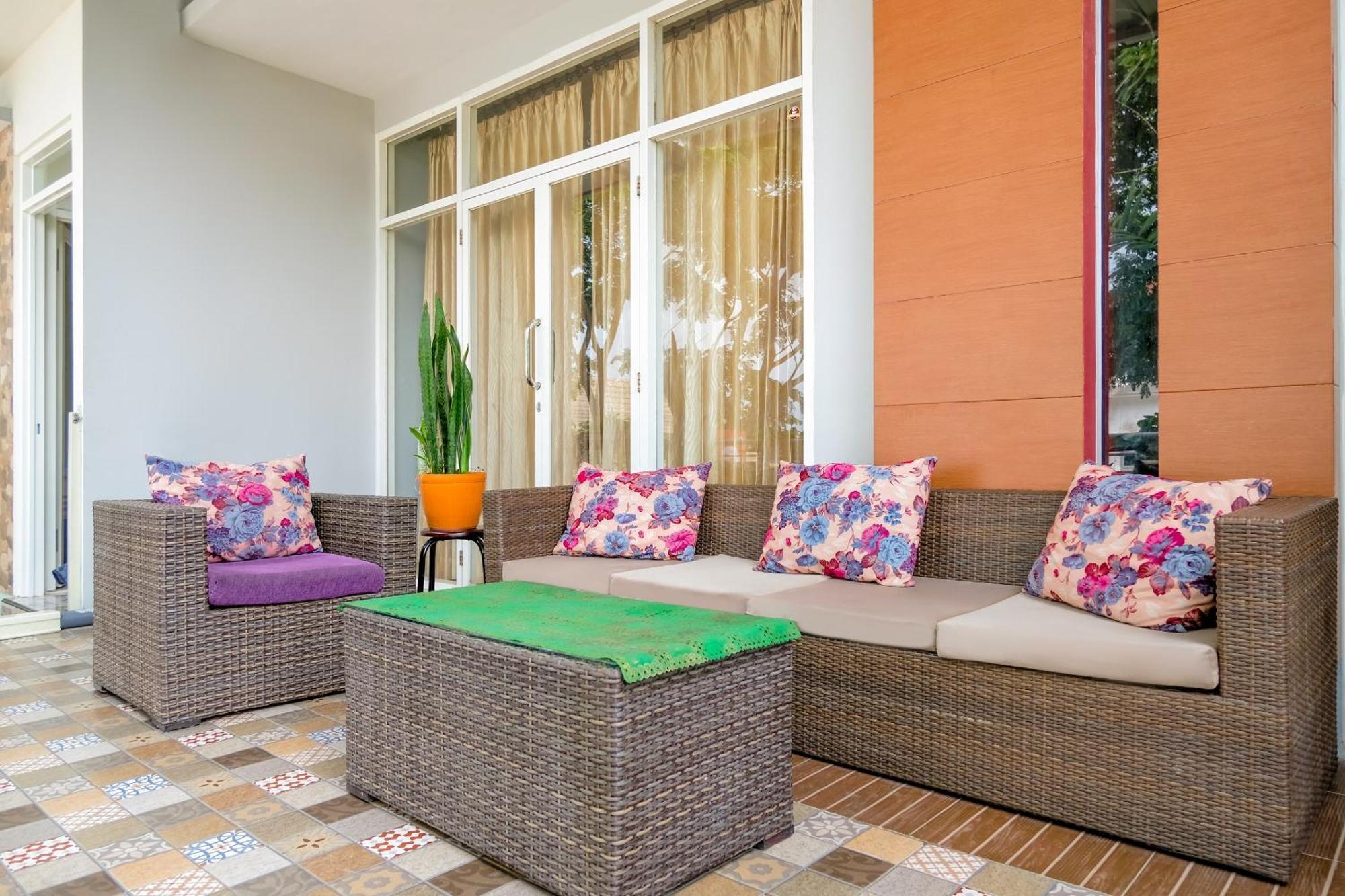 באטו Oyo 2376 Tiara Family Residence מראה חיצוני תמונה