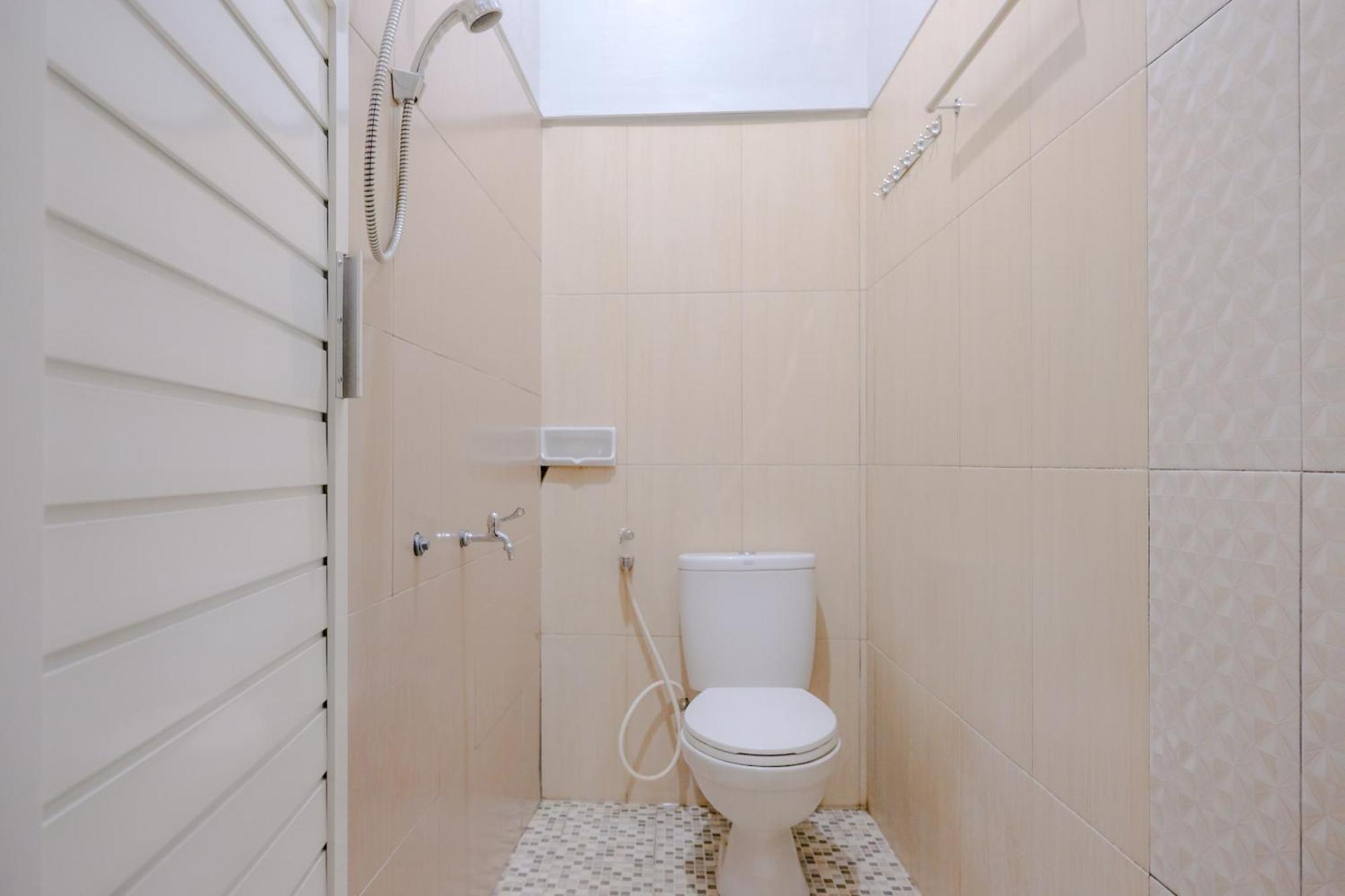 באטו Oyo 2376 Tiara Family Residence מראה חיצוני תמונה