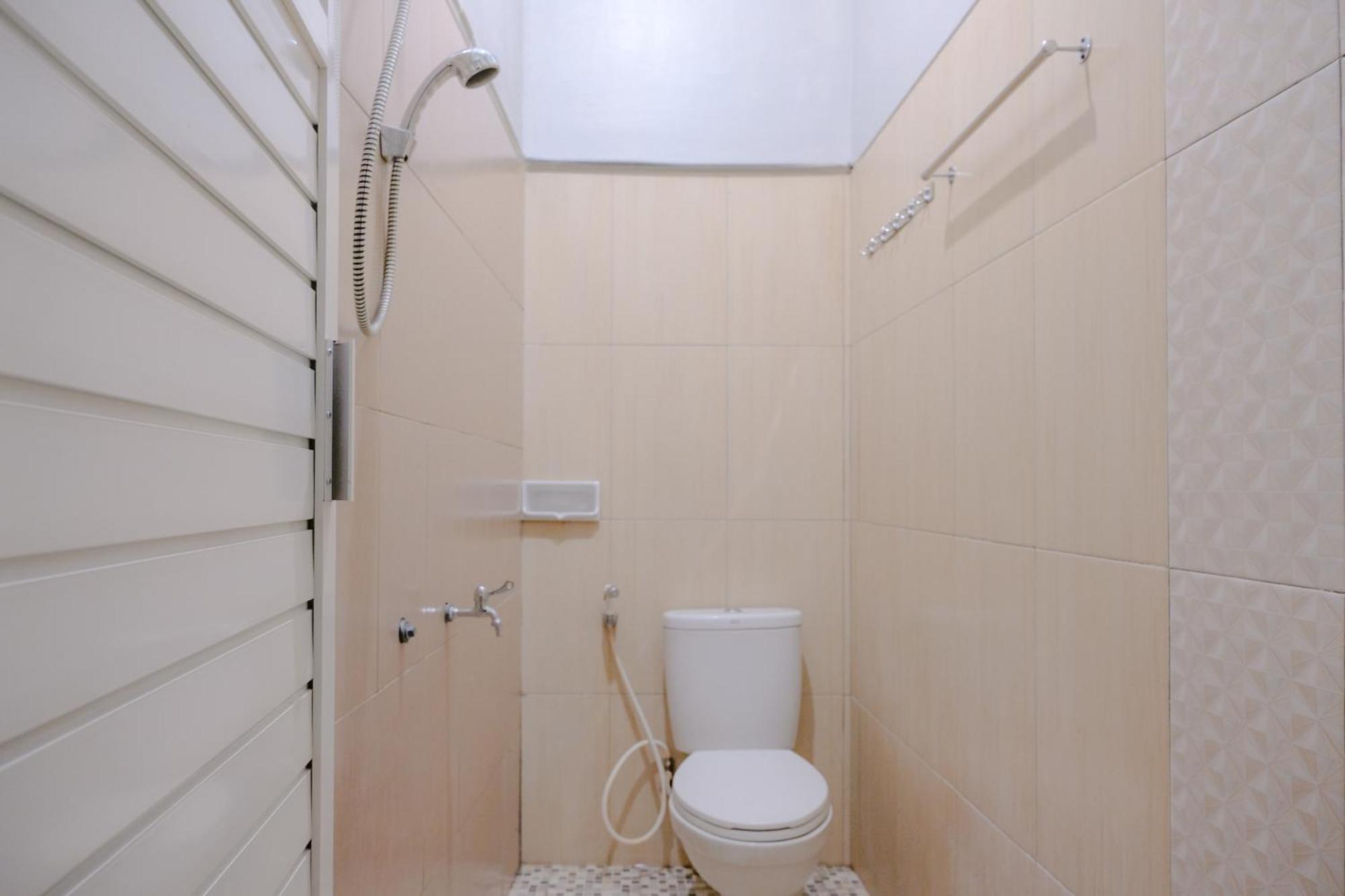 באטו Oyo 2376 Tiara Family Residence מראה חיצוני תמונה